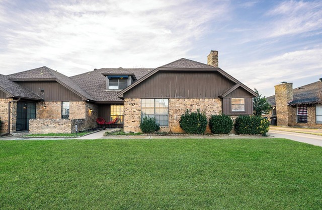 Charming and Spacious Fort Worth Escape – 4BR Home Near Top Attractions!