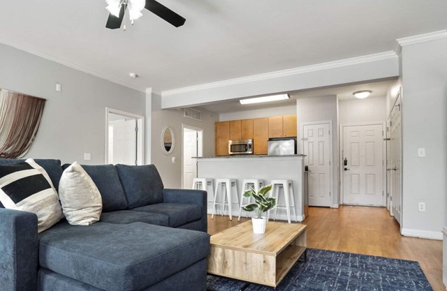 Charming and Spacious Apt in Austin with a Pool!