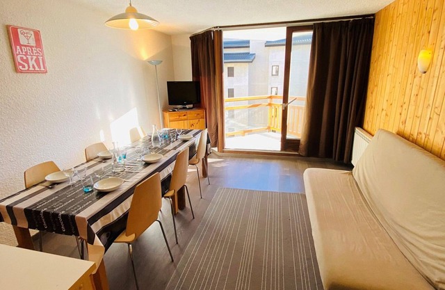 Charmant T2 au pied des pistes avec balcon exposé sud, idéal pour 6 personnes, proche commerces!