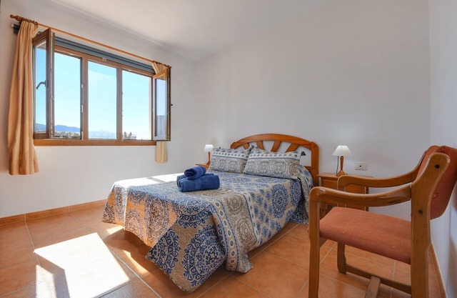 Charming Apartment Flor "Six" with Sea View or Mountain View, Wi-Fi & Terrace