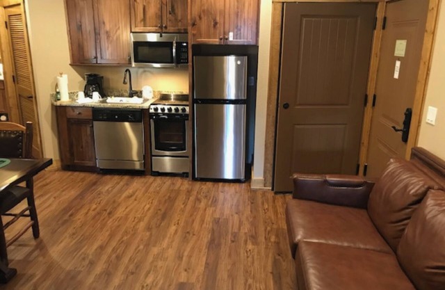 Charming apartment with WiFi in Gatlinburg Unit S