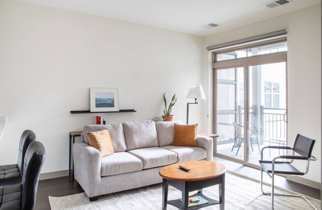 Flexhome Shorewood 1BR A4 - Gym+Balcony