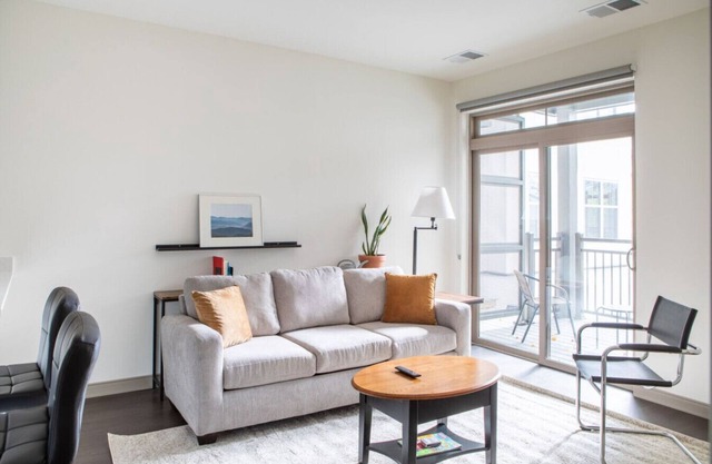 Flexhome Shorewood 1BR A4 - Gym+Balcony