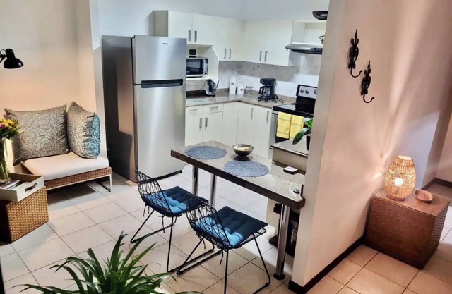 Charming apt in exclusive area close to Starbucks, escazu avenue, Hospital Cima.