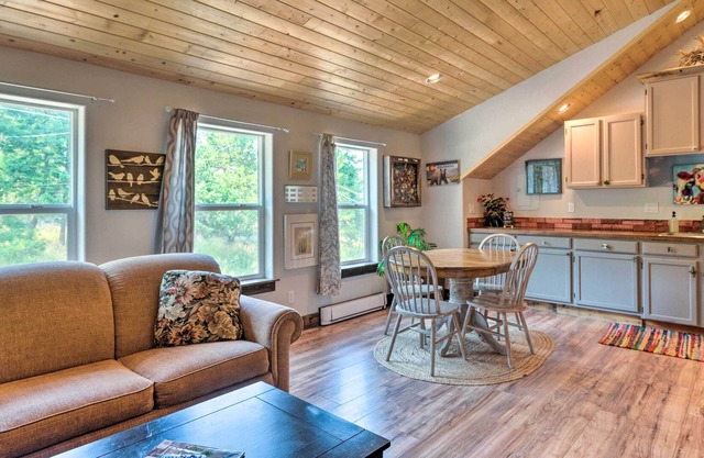 Charmant appartement à 1 mille du lac Palmer - Près de l'USAFA!