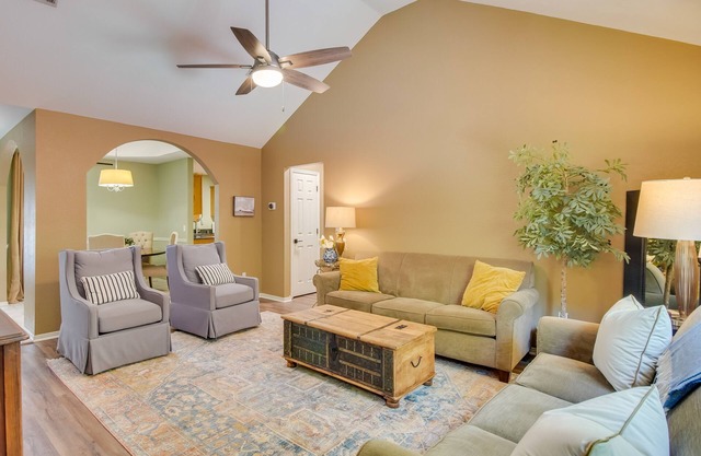 Charming Arkansas Retreat w/ Deck, Near Downtown!