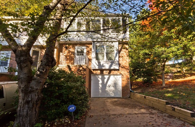 Maison de ville moderne à Shirlington (3 chambres / 2 salles de bain)
