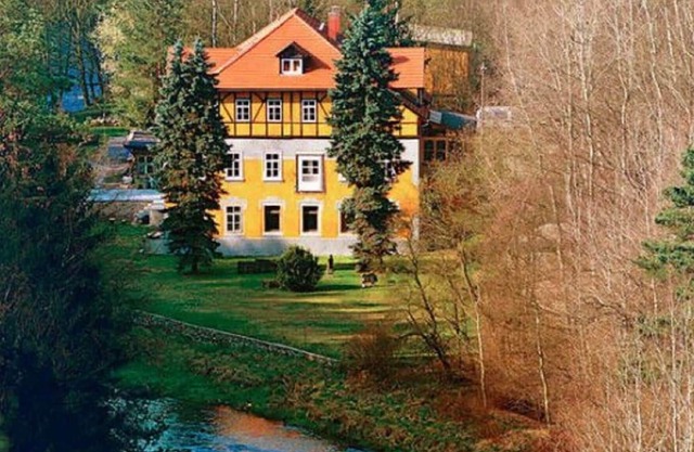 Charmant appartement au dernier étage d'une villa avec parc à Großschirma