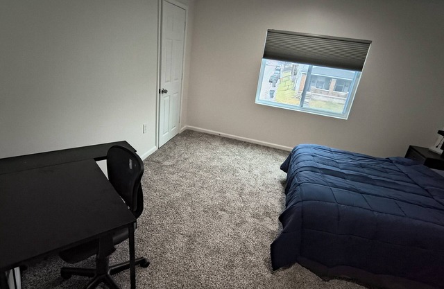 Charming B&B with WiFi, AC, and W/D in delightful Indianapolis