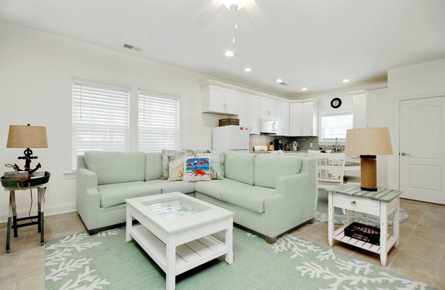 Charming beachfront apartment w/ beach access, pool, central AC, & washer/dryer