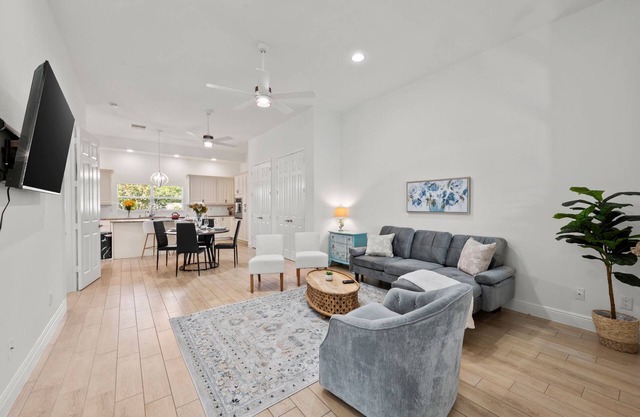 Charming Beach Bungalow A