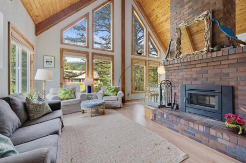 Charming Beach Cabin Close Beach Access