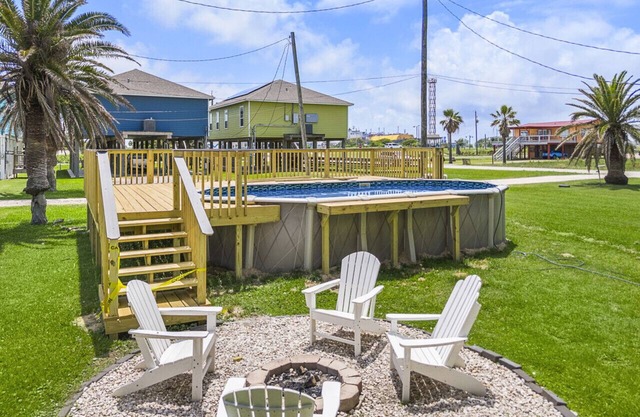 Classic Beach Home with Huge Deck, Near Beach & Pier