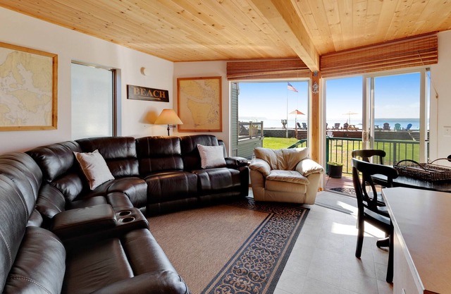 Charming beachfront home with ocean and mtn. views, firepit, private gas grill!