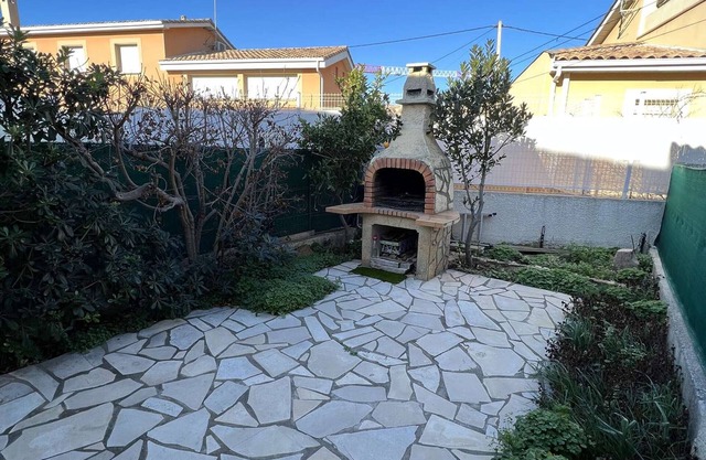 Charmant pavillon 6 pers, 250m plage, véranda, jardin, parking, barbecue, prox commerces