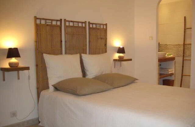 Gîtes Chambres d'Hôtes de charme au coeur de la Réserve naturelle des Maures