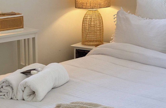 Charming bed & breakfast with AC, WiFi in beautiful Culburra Beach