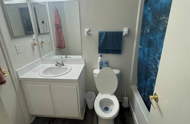 Charming bed & breakfast in wonderful Winter Haven with WiFi, fitness room
