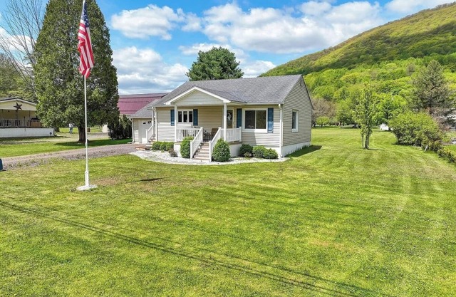 Charming Bed & Breakfast Cottage in the Mountains