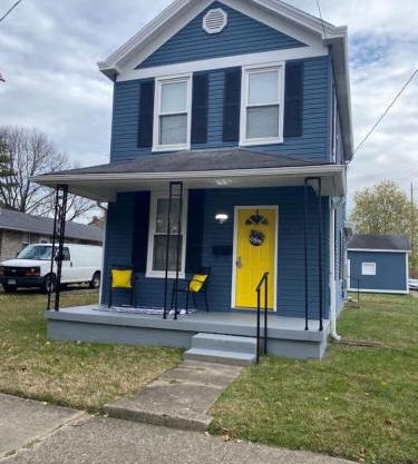 Charming Blue Haven 2Bed,1 Bath Home Sleeps 8