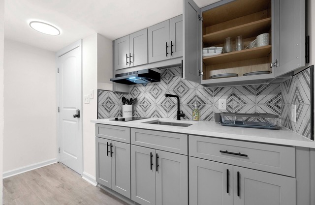 Charming Buckhead Studio Basement Apt with Private Entry