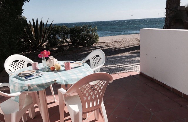 Charmant bungalow situé sur le bord de la plage