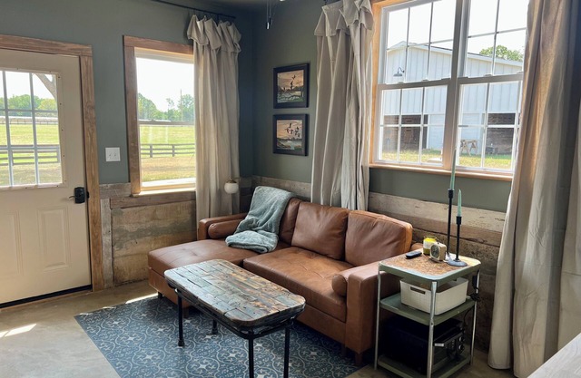 Charming Bunkhouse with AC on working farm in Shelby