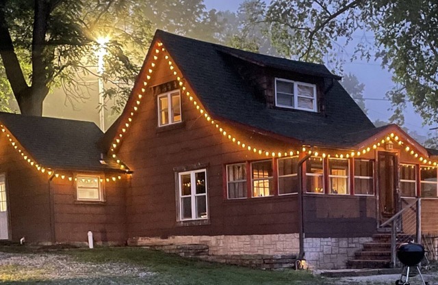 Cabane de Charme sur le Lac Taneycomo (Cabine 1)