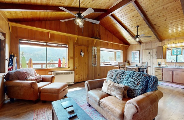 Charming cabin w/ lakefront views, gas grill, dog-friendly