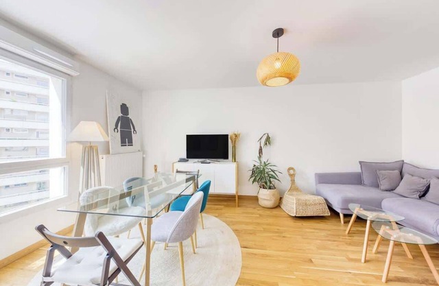 Charmant 53 m2 avec Balcon et Vue sur la Ville