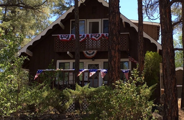 Chalet de Charme - Marche pour Whiskey Row! Dog Friendly