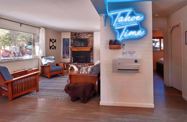 Charming Cherokee Cabin – Secluded Stay for 6 Just 10 Minutes to Tahoe!