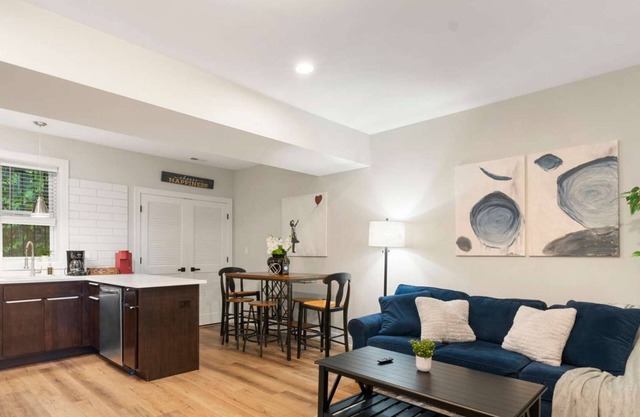Charming Chicago Apt