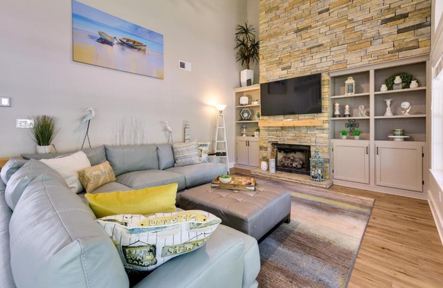 Charming Coastal Home 6 Mi to Choctawhatchee Bay!