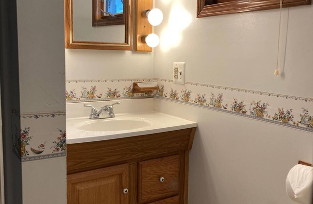 Charming, Convenience and Comfort - Minutes from Downtown Rochester