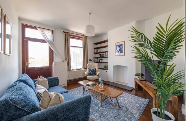 Charming & Cosy Home | Free Wi-Fi & Great Location