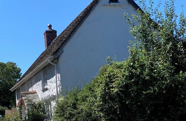 Cottage de charme, animaux acceptés, grand jardin, parking, rural, vacances de juillet