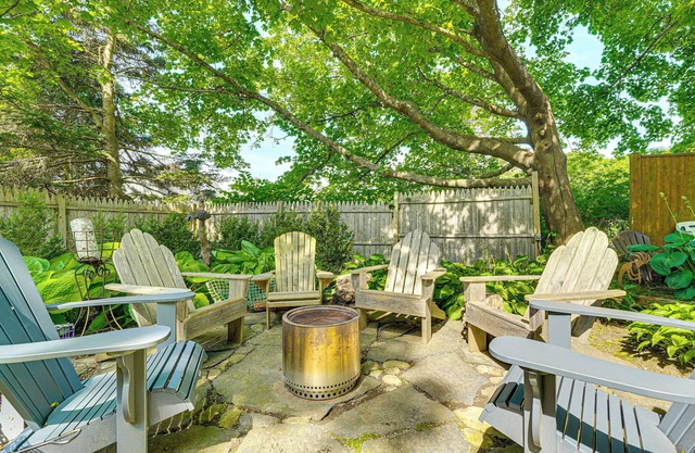 NOUVEAU! Cottage de charme avec terrasse, à pied du port!