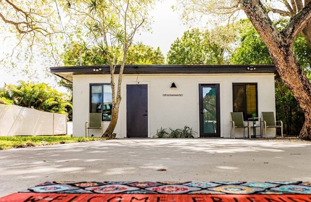 Charming Cottage close to Downtown FTL!
