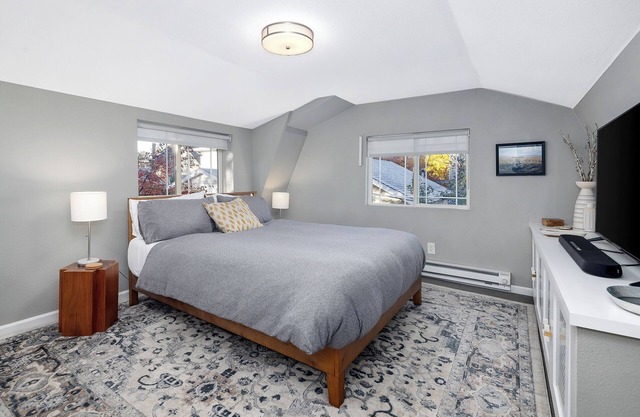 Charming cottage in Denver's Park Hill neighborhood. Fenced yard + pet friendly.