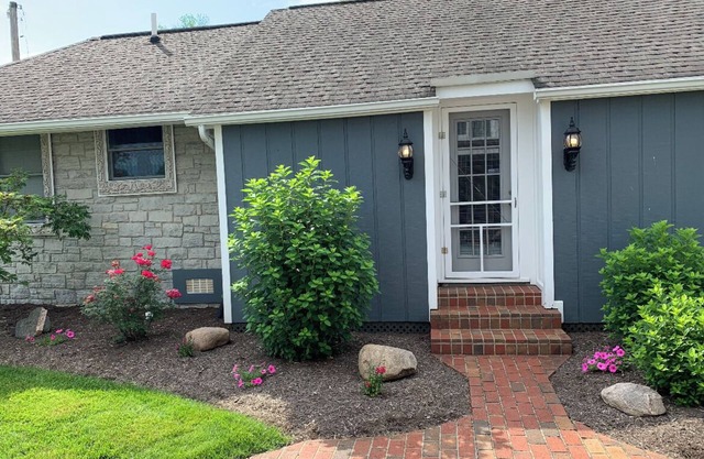 Charming cottage in Historic Waynesville