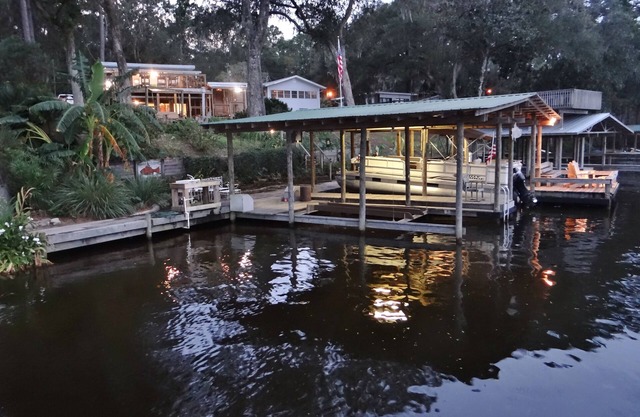 Charme, Vintage Lake Cottage, grands quais couverts et non couverts, véranda