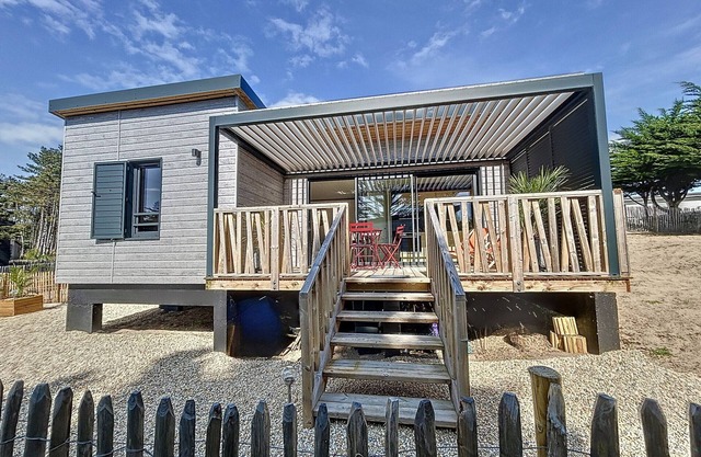 Chalet cozy à Jullouville - 4 pers, piscine chauffée, proche plage et commerces