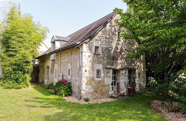 Gîte de charme avec terrasse, proche circuit 24H et zoo de la Flèche, idéal pour 4 pers.