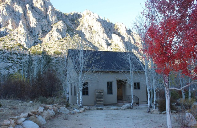 Cottage de Charme au bord de la rivière!