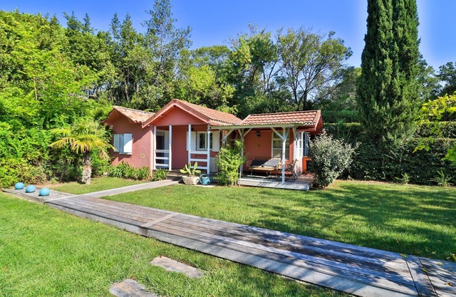 Studio de charme pour 2 - Jardin et accès piscine, grand calme, proche plages