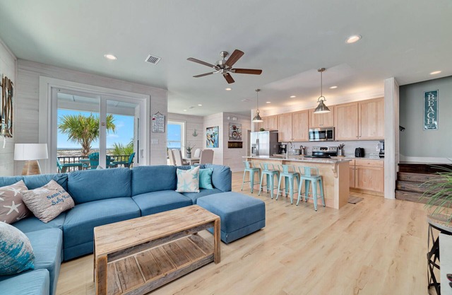 Charming Cottage w/Gulf View, Beach Access & Pool