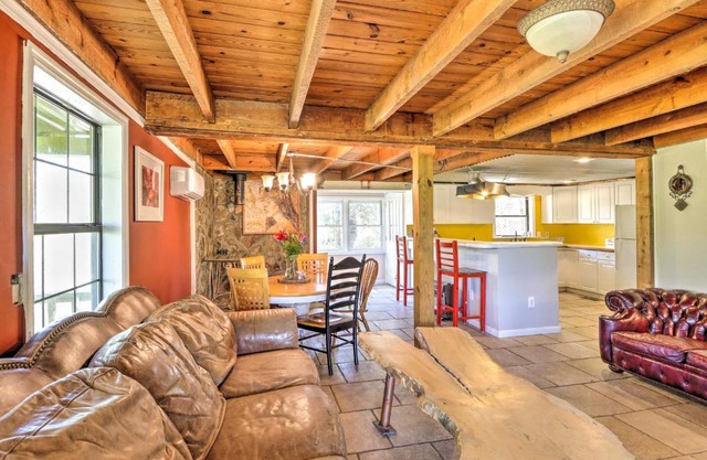 Charming Cottage with Deck in Blue Ridge!