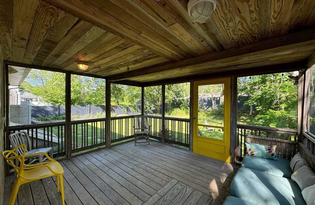 Charming Cottage with Garden, Screened Porch, Outdoor Shower - Walk to Downtown!