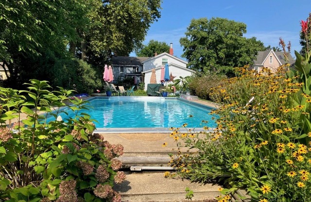 Charming cottage with Pool Access and WiFi in lovely Rock Hall